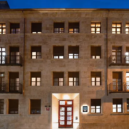 Prisma Apartment *