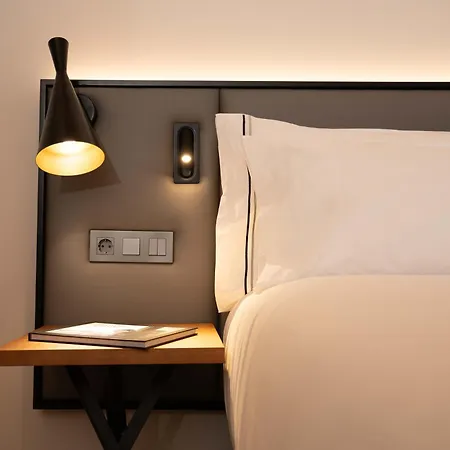 Prisma Apartment *